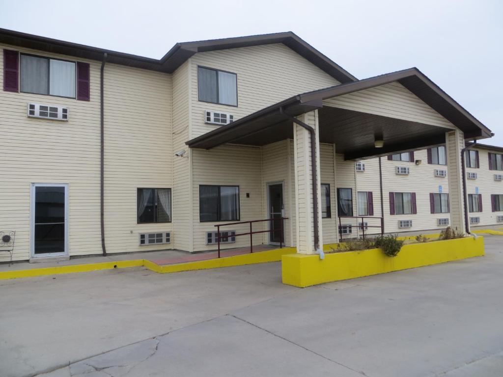 Travelodge By Wyndham Longmont Exterior photo